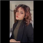 Profesora de apoyo para clases de forma presencial